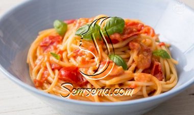 طريقة عمل الباستا الحمراء بالجبن