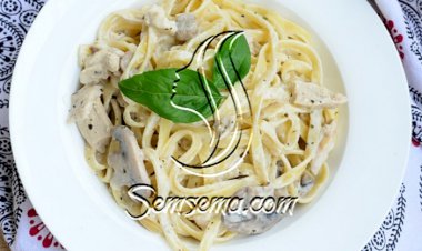 طريقة عمل مكرونة الفريدو بالدجاج والفطر