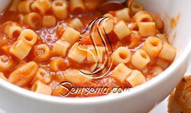 طريقة عمل المكرونة المحمرة بالبصل