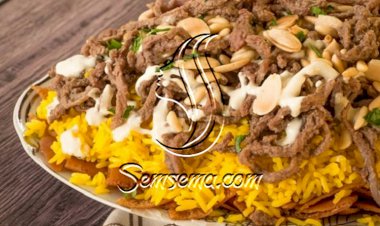 طريقة عمل فتة اللحم بالزبادي