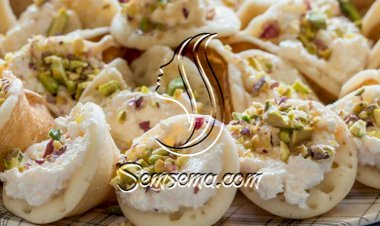 طريقة عمل القطايف بالقشطة والفستق الحلبي