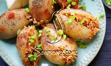 طريقة عمل محشي البصل بدبس الرمان