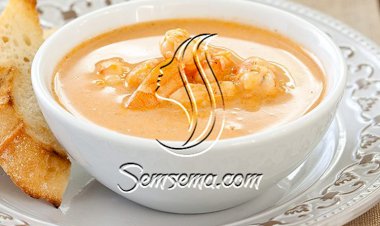 طريقة عمل شوربة المأكولات البحرية بالكريمة