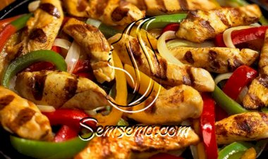 طريقة عمل فاهيتا الدجاج مثل المطاعم