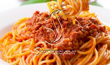 طريقة عمل مكرونة بالطماطم واللحمة المفرومة