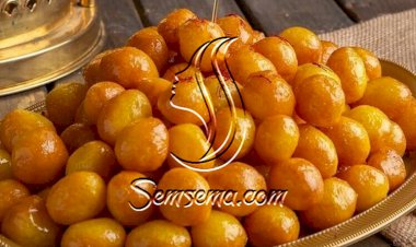 طريقة عمل لقيمات مقرمشة بالنشا