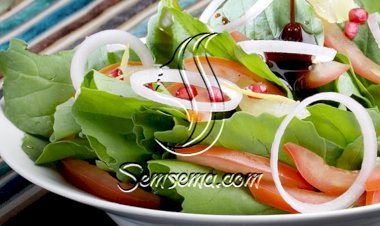 طريقة عمل سلطة الجرجير بالرمان