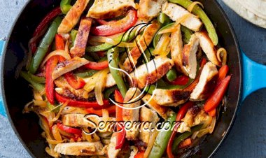 طريقة عمل الدجاج مع الخضار والصوص الأحمر