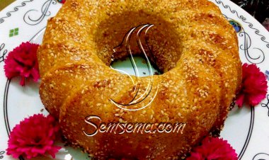 طريقة عمل كيكة السمسم الهشة