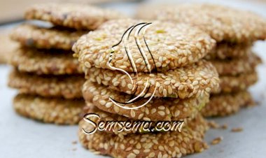 طريقة عمل بسكويت السمسم