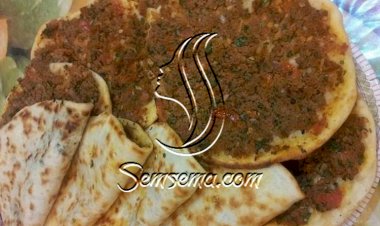 طريقة عمل صفيحة البندورة الشامية