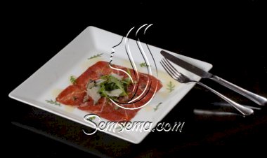 كارباتشيو اللحم