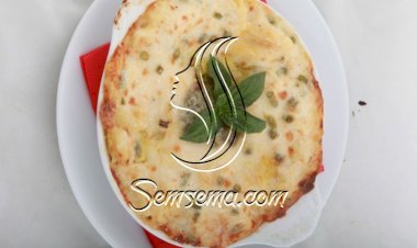 لازانيا بصلصة الحبق مع اللوبياء والبطاطس