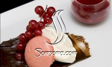 موس بالشوكولاتة وكريمة الجبن