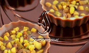 أكواب الفستق والشوكولاتة المجمّدة