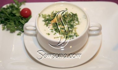 شوربة الذرة بالكزبرة الخضراء