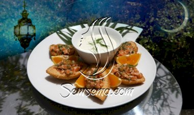 كبّة السالمون المحشوّة مع الكريمة الحامضة