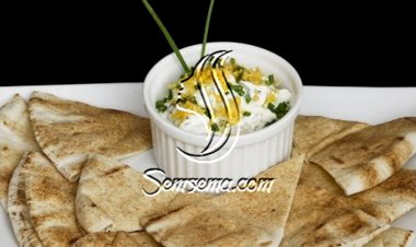 غموس السبانخ السّاخن مع الأرضي شوكي