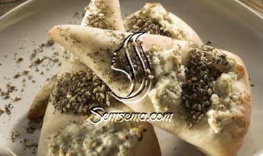 مثلّثات الجبن بالزعتر