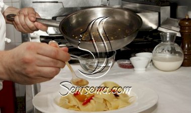 السلطان إبراهيم الأحمر وريزوتو الشمّر المشوي مع صلصة البرتقال