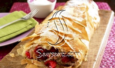 فطاير محشوّة بالتفاح والتوت