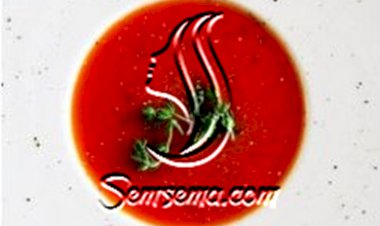 شوربة الطماطم بالزعتر
