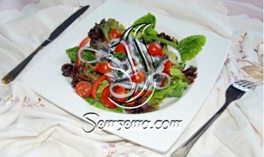 سلطة الأنشوفة مع الخسّ.. مذاق ساحر