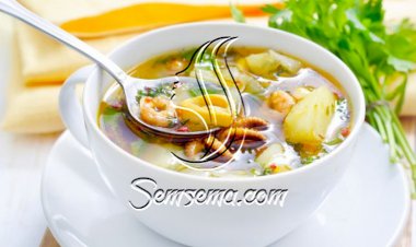 شوربة الفطر مع الكالاماري والخضار