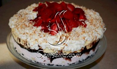 كيكة اسفنجية بالآيس كريم