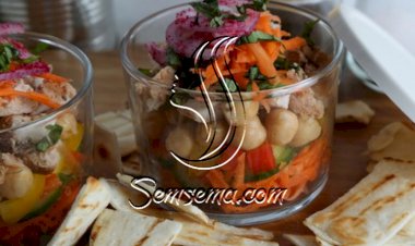 سلطة دجاج مع الحمّص والخضراوات لرجيم مثالي