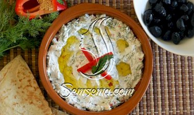 اللبنة بالشبت والفلفل لفطور خفيف وصحي