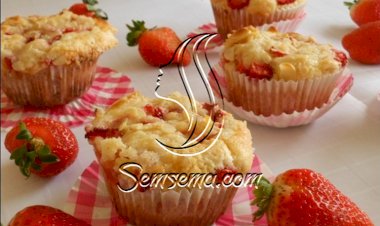 مافن الفراولة والجبن اللذيذ