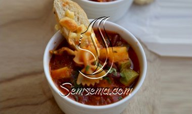 شوربة المنستروني الإيطالية الشهية