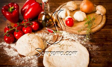 عجينة بيتزا أساسية لجميع أنواع البيتزا