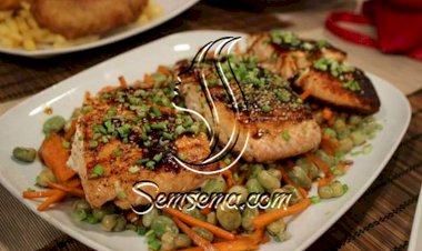 طبق السالمون المشوي على الطريقة الصينية