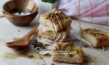خبز الفوكاشا بالبصل