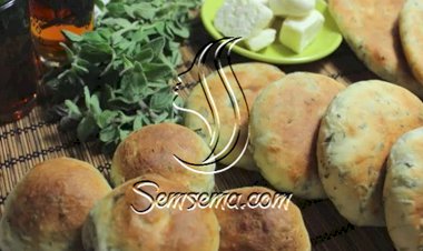 فطاير بالزعتر الأخضر والجبن