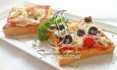 بيتزا خفيفة بشرائح التوست المحمص