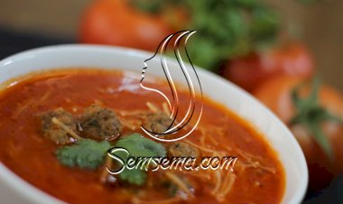 شوربة كرات الكفتة مع الشعيرية
