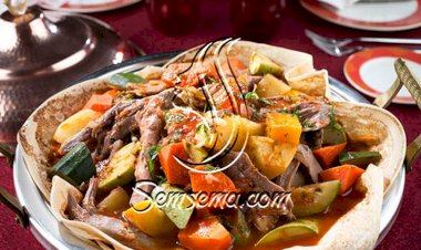 الثريد لحم كتف الضأن مع خبز الرقاق.. لوجبة متكاملة