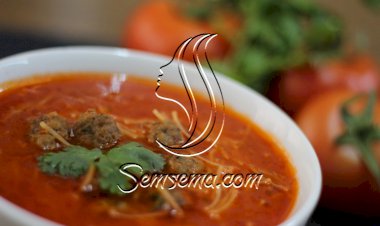 شوربة كرات الكفتة بالشعيرية