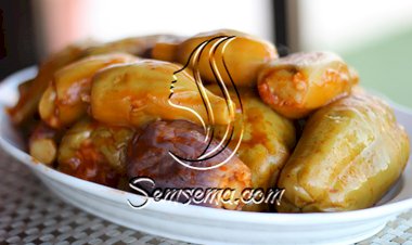 محاشي مشكلة مع صوص الطماطم.. غداء مميز وشهي