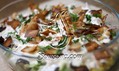 فتة الباذنجان بالحمص والذرة