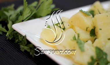 سلطة بطاطس بالثوم وزيت الزيتون