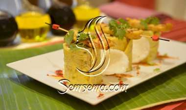 الرز المقلي بالبيض مع أشياش دجاج.. مبتكر وطيب