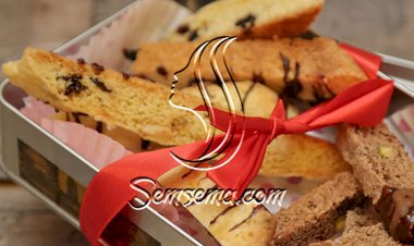 بسكويت اللوز والتوت الهش واللذيذ