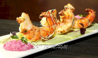 لايزواني يينغا مع سلطة الكينوا الرائع