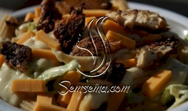 سلطة الخس مع الذرة والدجاج.. سهلة وشهية