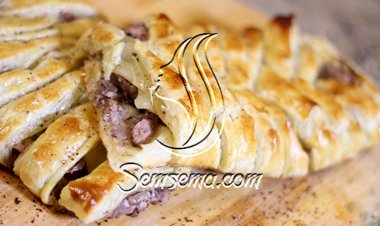 فطيرة البف بيستري بحشوة المسخن الشهية