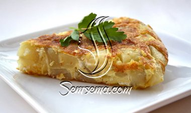 فطيرة بالبيض والبطاطس المشوية